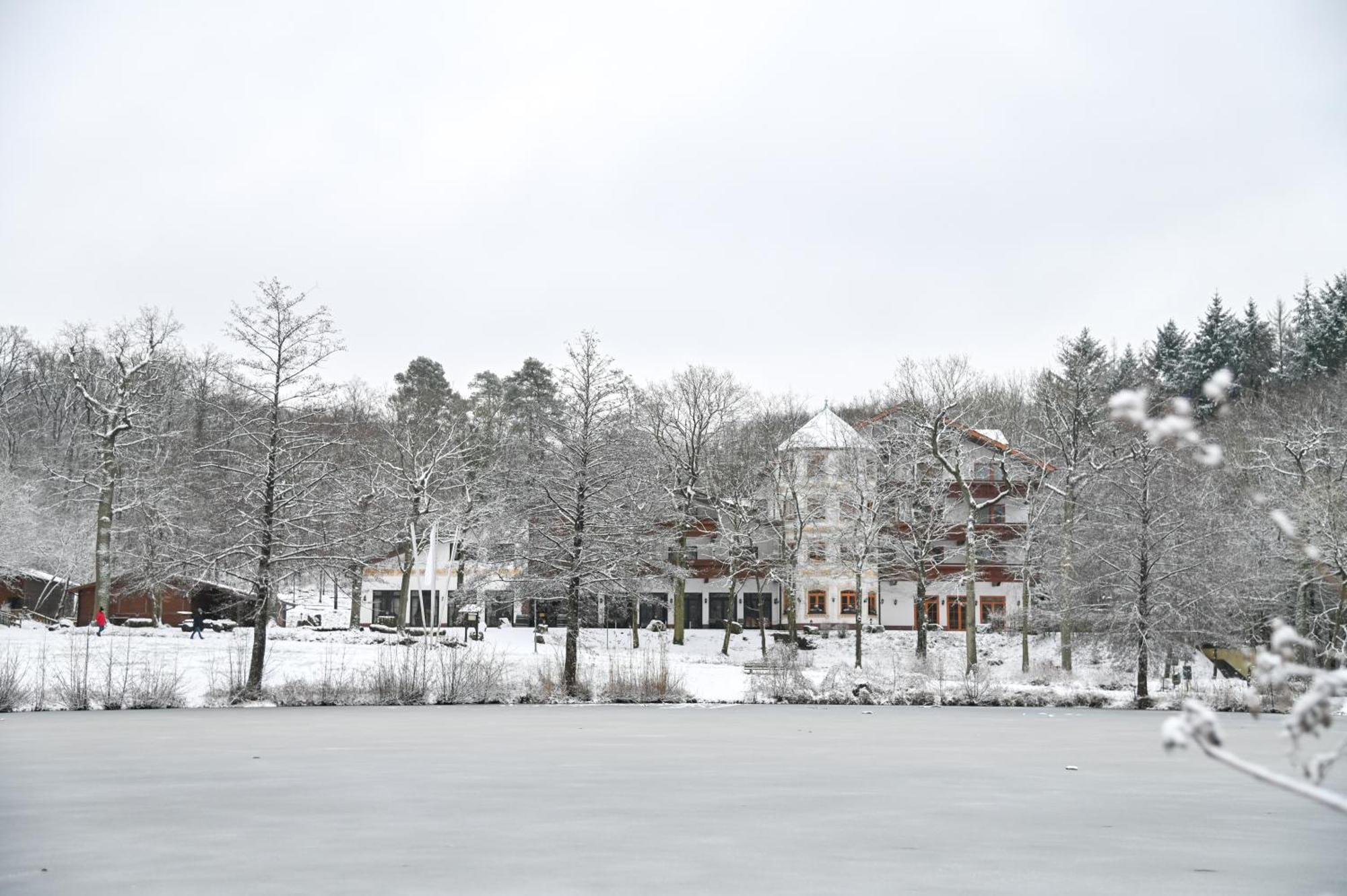 Hotel-Restaurant Kreuzberghof Tagungs- Und Veranstaltungshotel Tiefenbach (Heilbronn) Exterior foto